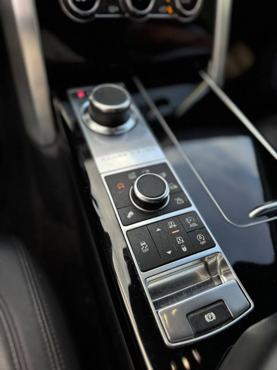 Land Rover Range Rover photo 18