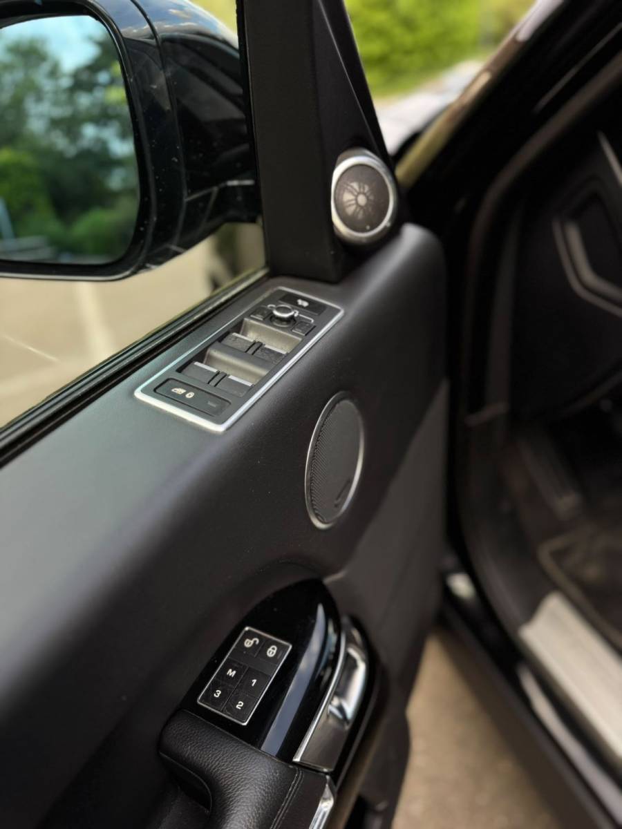 Land Rover Range Rover photo 9
